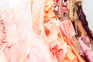 絹織物のシミや汚れの原因